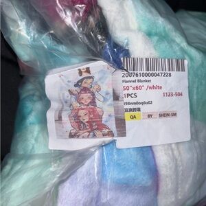 Flannel Blanket - White and Blue